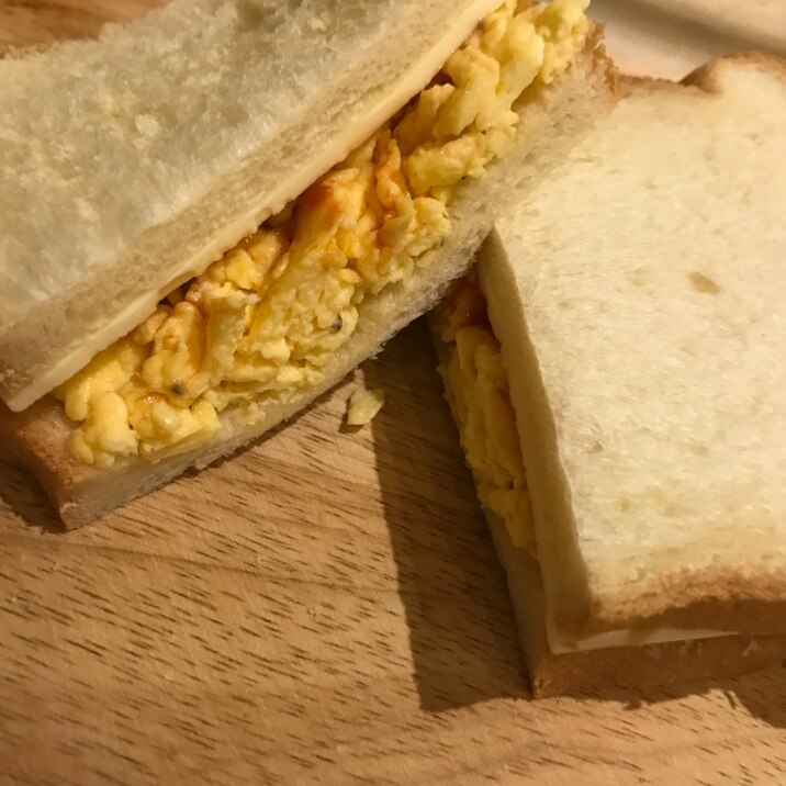明日の朝ごはん！卵チーズサンドウイッチ！